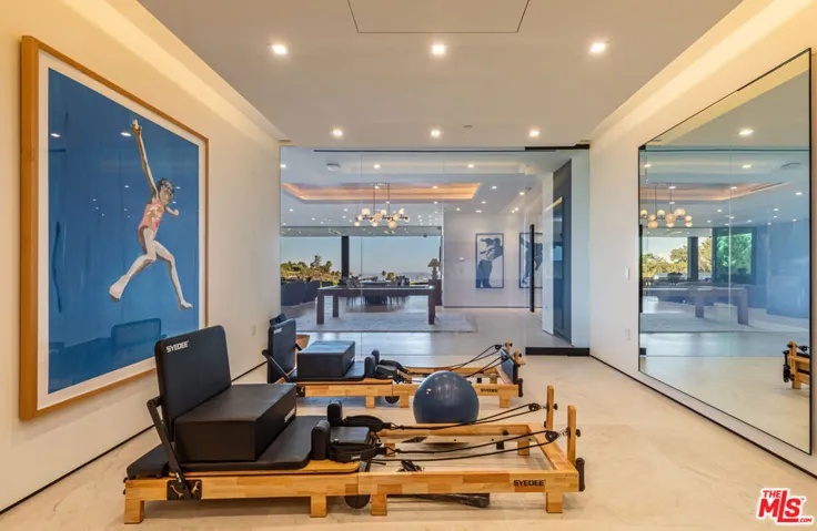 9364 Beverly Crest Drive, Los Angeles, California 90210