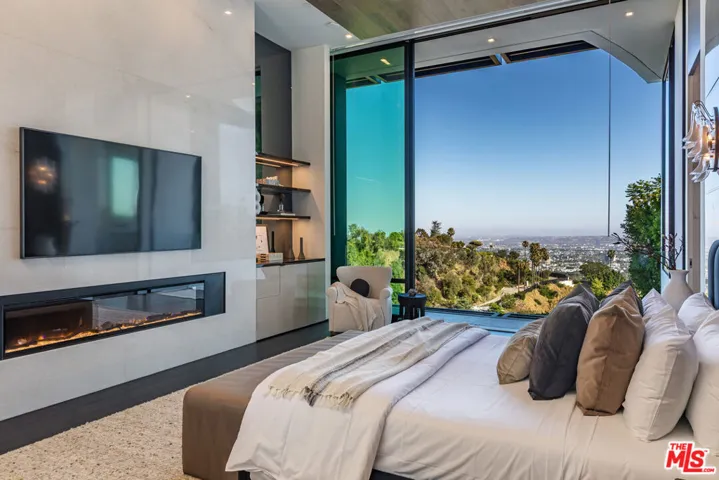 9364 Beverly Crest Drive, Los Angeles, California 90210