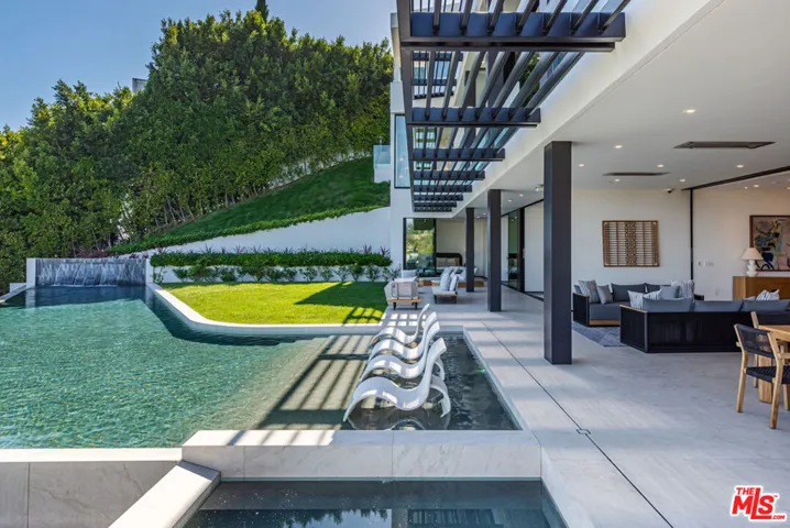 9364 Beverly Crest Drive, Los Angeles, California 90210