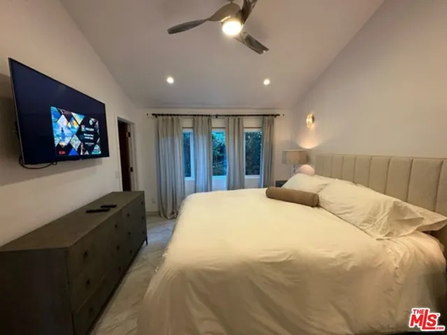 425 Sunridge Street, Playa Del Rey, California 90293