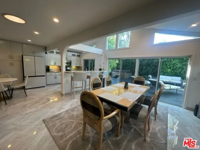 425 Sunridge Street, Playa Del Rey, California 90293