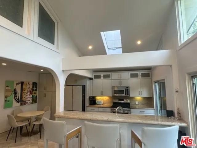 425 Sunridge Street, Playa Del Rey, California 90293