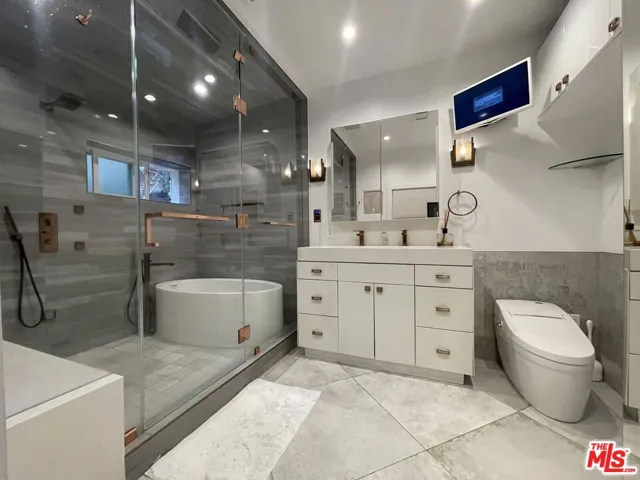 425 Sunridge Street, Playa Del Rey, California 90293