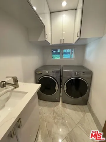 425 Sunridge Street, Playa Del Rey, California 90293