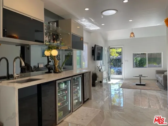 425 Sunridge Street, Playa Del Rey, California 90293