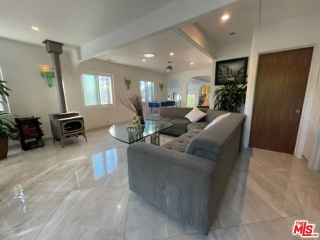425 Sunridge Street, Playa Del Rey, California 90293