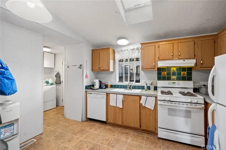 128 Shirley Lane, Oroville, California 95966