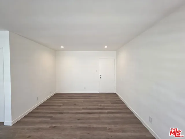 2009 Carnegie Lane 7, Redondo Beach, California 90278