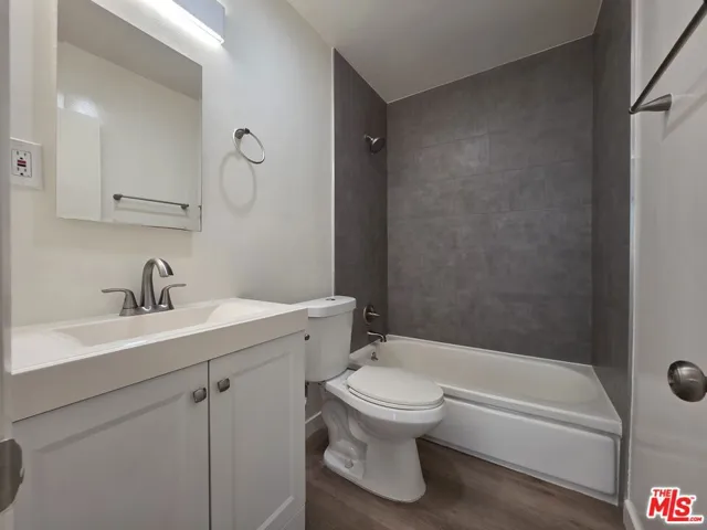 2009 Carnegie Lane 7, Redondo Beach, California 90278