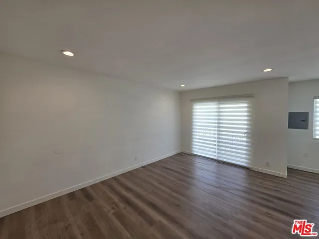 2009 Carnegie Lane 7, Redondo Beach, California 90278