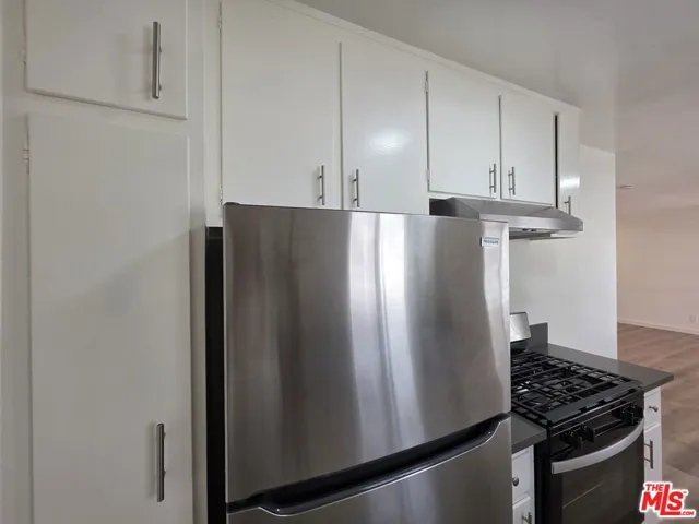 2009 Carnegie Lane 7, Redondo Beach, California 90278