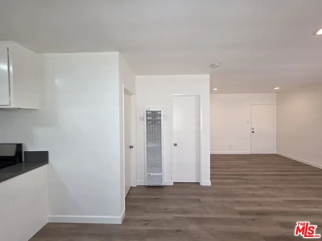 2009 Carnegie Lane 7, Redondo Beach, California 90278