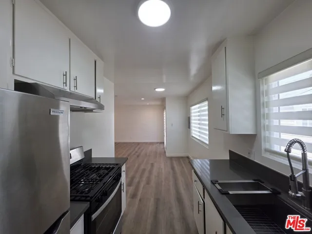 2009 Carnegie Lane 7, Redondo Beach, California 90278