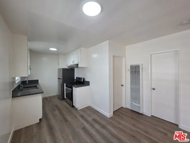 2009 Carnegie Lane 7, Redondo Beach, California 90278