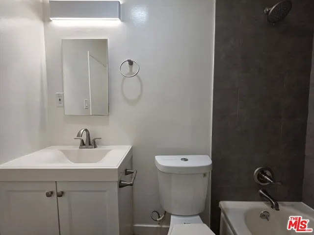 2009 Carnegie Lane 7, Redondo Beach, California 90278