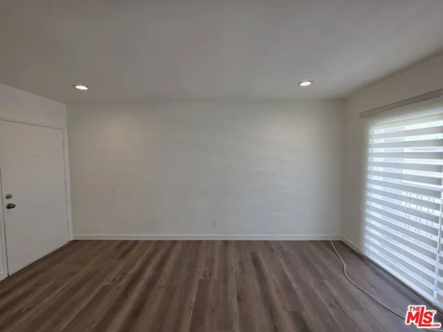 2009 Carnegie Lane 7, Redondo Beach, California 90278