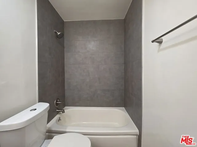 2009 Carnegie Lane 7, Redondo Beach, California 90278