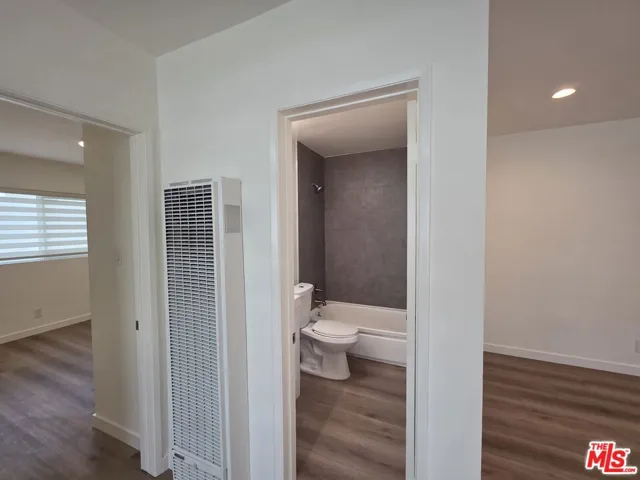 2009 Carnegie Lane 7, Redondo Beach, California 90278