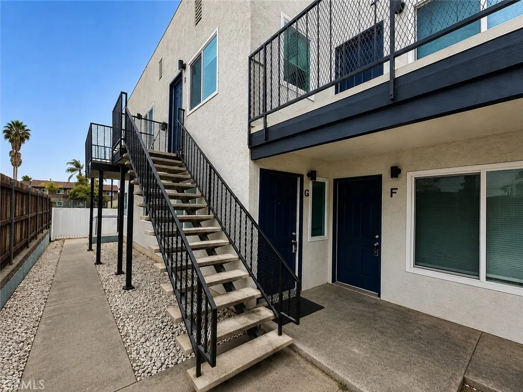 331 Washington, Escondido, California 92025 — photo 4