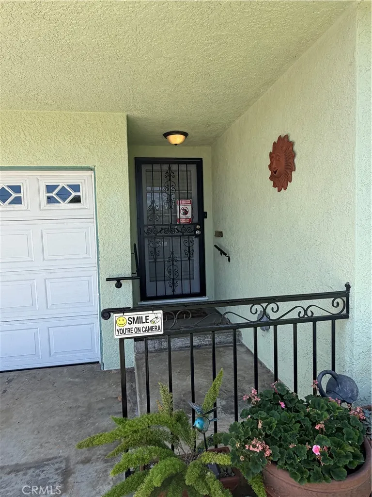 2938 Los Flores, Lynwood, California 90262 — photo 4