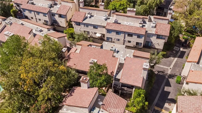 Beautifully maintained Warner Village community.
