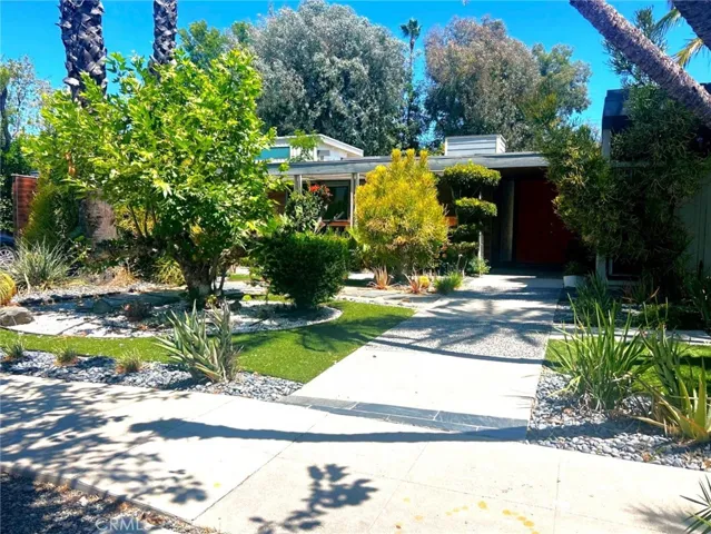 18349 1/2 Hiawatha Street, Northridge, California 91326