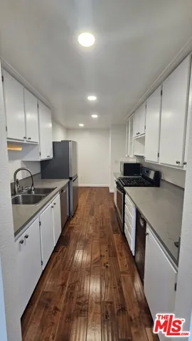 1940 N Highland Avenue 59, Los Angeles, California 90068