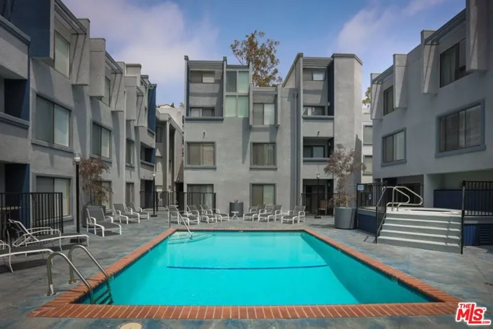 1940 N Highland Avenue 59, Los Angeles, California 90068