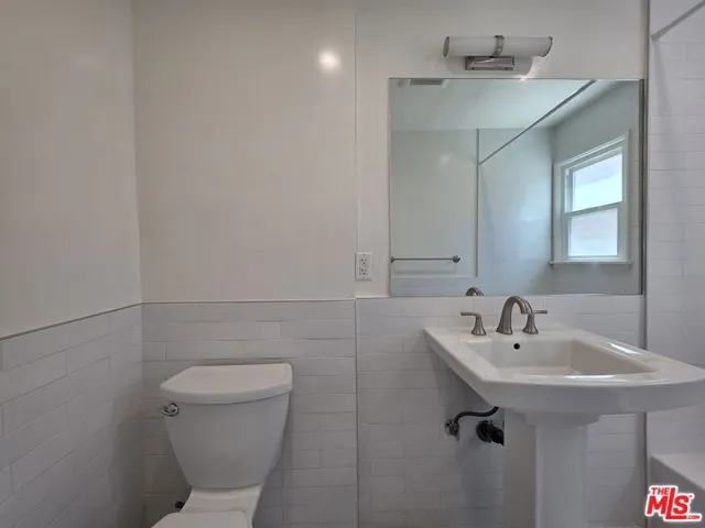 102 Gaviota Avenue 106, Long Beach, California 90802