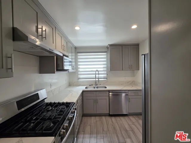 102 Gaviota Avenue 106, Long Beach, California 90802