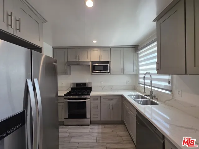 102 Gaviota Avenue 106, Long Beach, California 90802