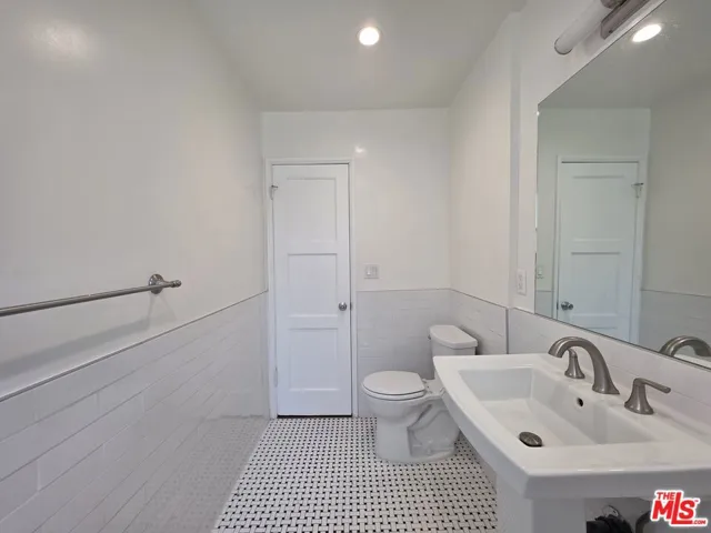 102 Gaviota Avenue 106, Long Beach, California 90802