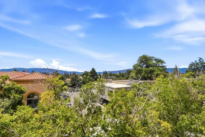 21 N 2nd Street 407, Campbell, California 95008