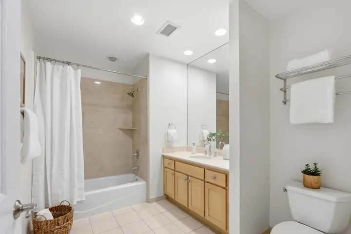 21 N 2nd Street 407, Campbell, California 95008