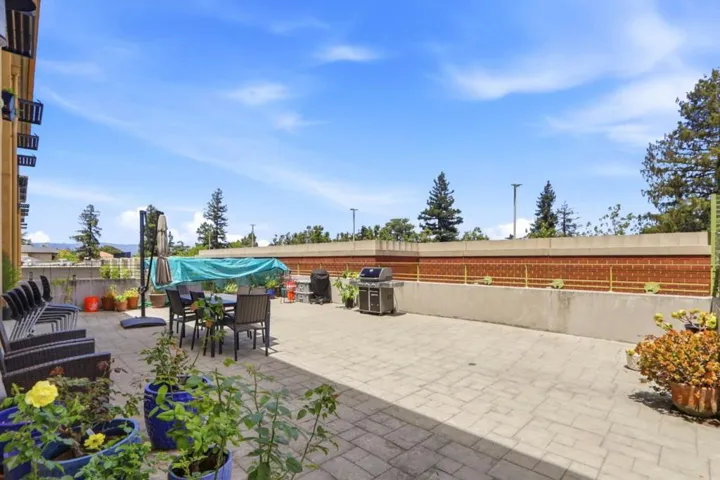 21 N 2nd Street 407, Campbell, California 95008