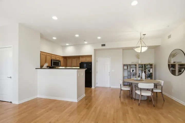 21 N 2nd Street 407, Campbell, California 95008