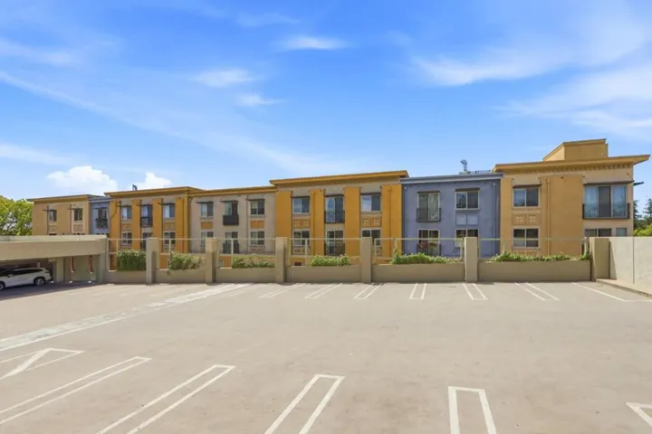 21 N 2nd Street 407, Campbell, California 95008