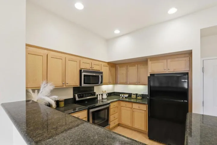 21 N 2nd Street 407, Campbell, California 95008