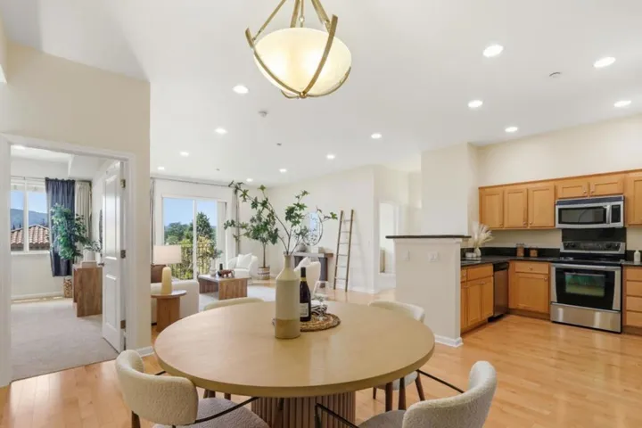 21 N 2nd Street 407, Campbell, California 95008