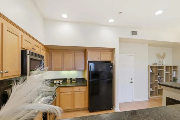 21 N 2nd Street 407, Campbell, California 95008