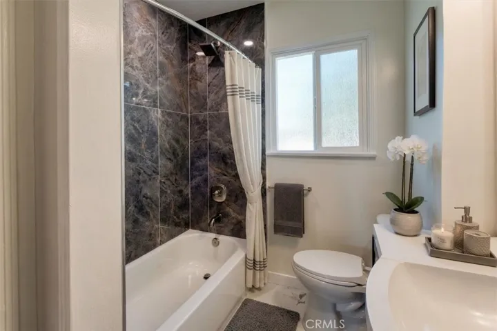 8237 Arnett, Downey, California 90241 — photo 5
