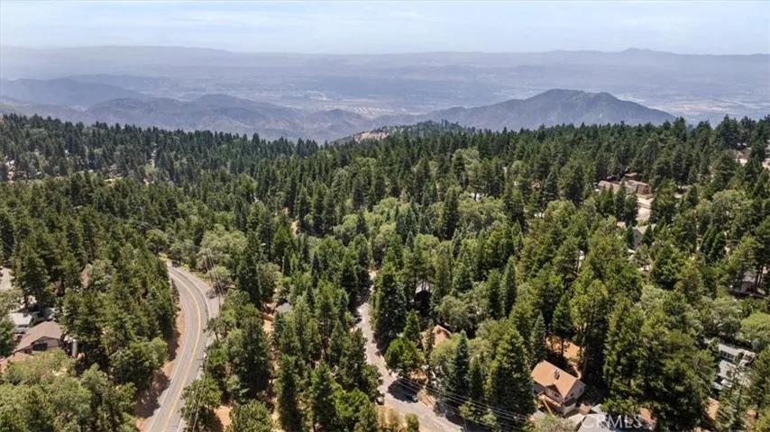 2170 Spring Oak, Running Springs, California 92382