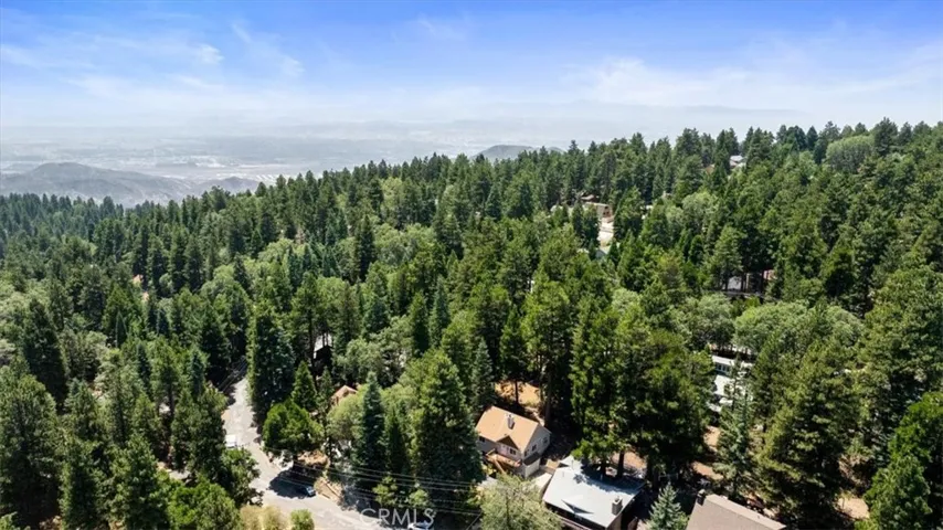 2170 Spring Oak, Running Springs, California 92382