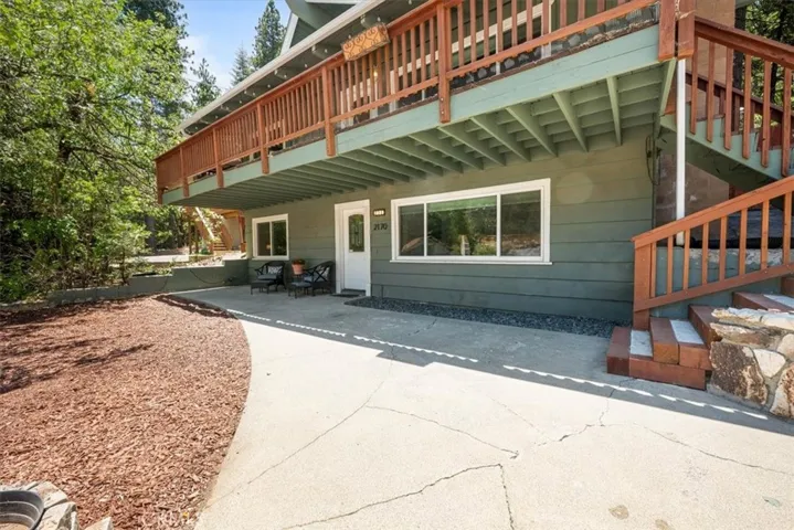 2170 Spring Oak, Running Springs, California 92382