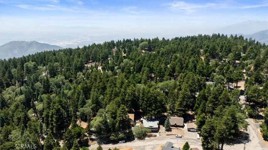 2170 Spring Oak, Running Springs, California 92382