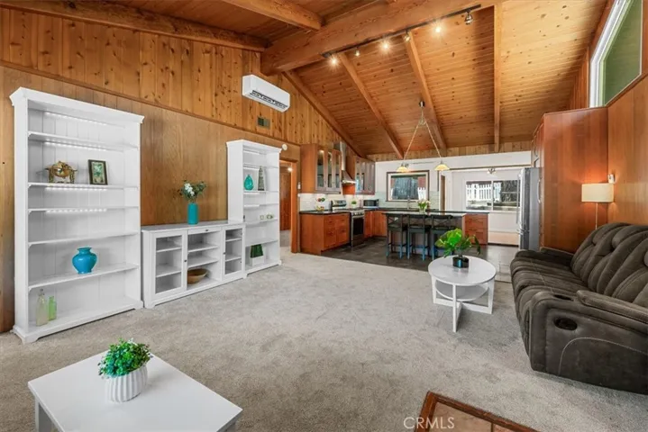 2170 Spring Oak, Running Springs, California 92382