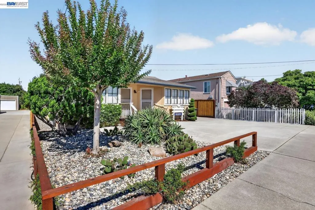 20835 Chester St, Castro Valley, California 94546 — photo 4