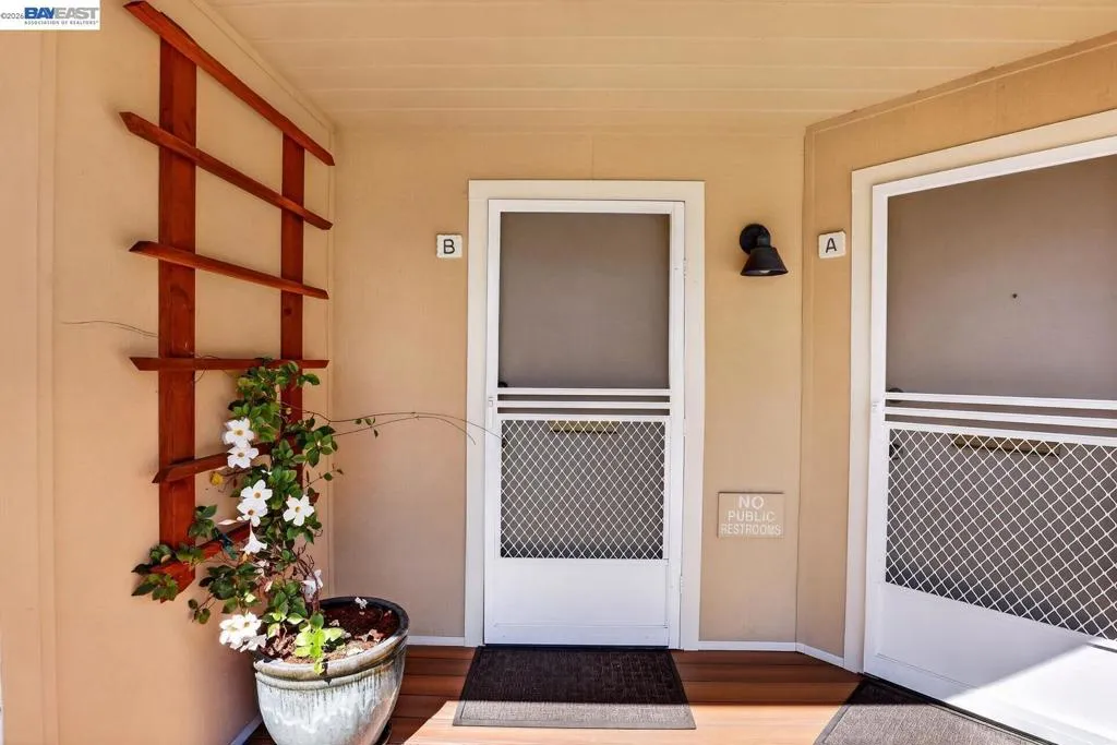 20835 Chester St, Castro Valley, California 94546 — photo 5