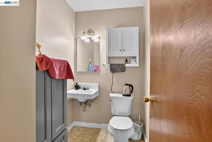 20835 Chester St, Castro Valley, California 94546