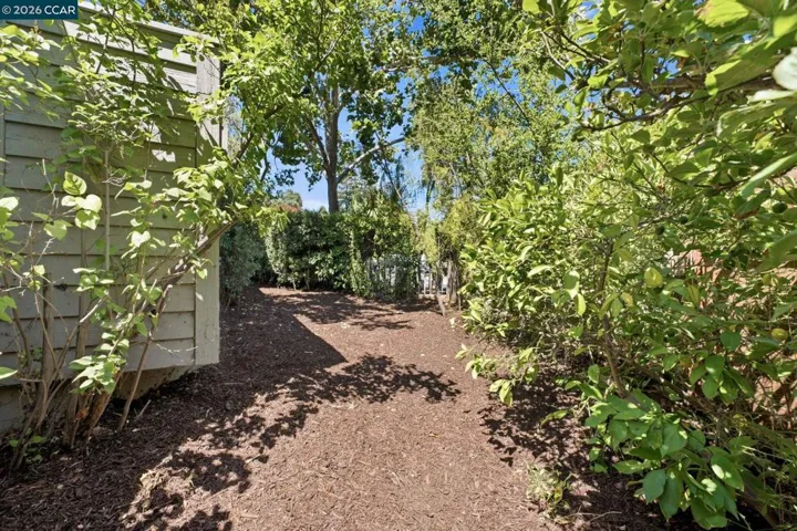 1979 Charmstone Court, Walnut Creek, California 94595